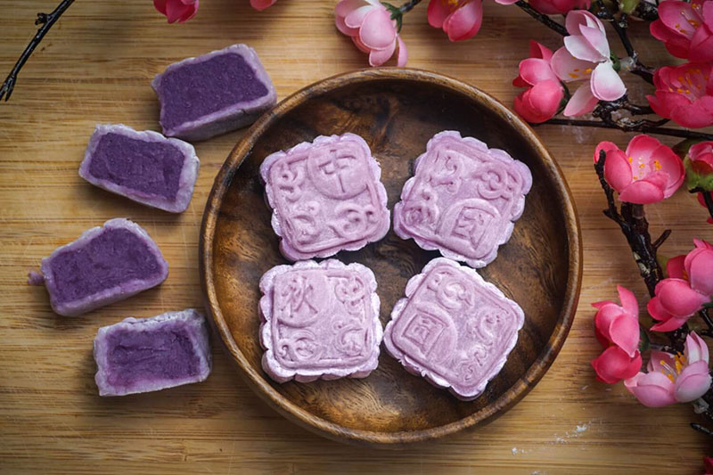 Hương bánh trung thu khoai môn cũng được rất nhiều khách hàng yêu thích